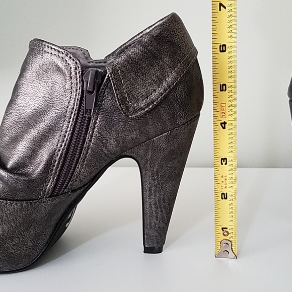 Silver gunmetal slouchy booties heels - Picture 8 of 8